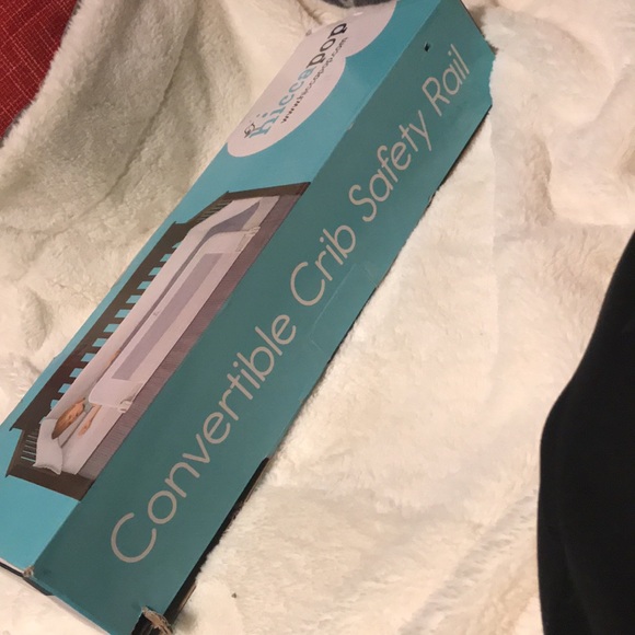 Hiccapop Convertible Crib Safety Rail - Picture 2 of 4